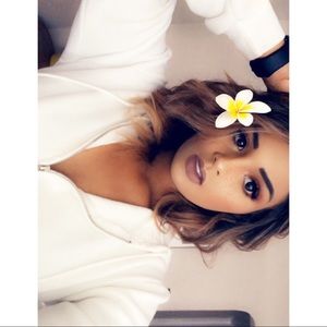 Meet your Posher, Aunika